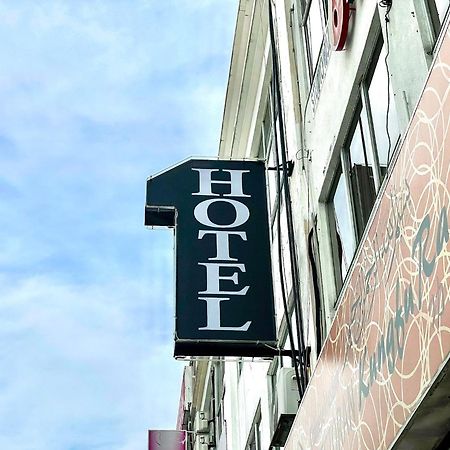 1 Hotel Taman Connaught Κουάλα Λουμπούρ Εξωτερικό φωτογραφία