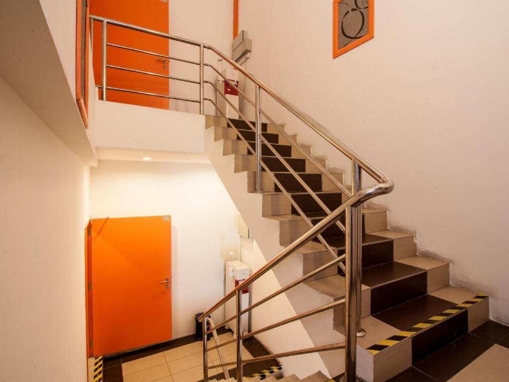 1 Hotel Taman Connaught Κουάλα Λουμπούρ Εξωτερικό φωτογραφία